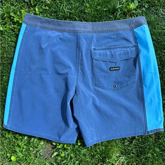 Y2K Quiksilver Men's Blue Swim Shorts - Picture 4 of 4